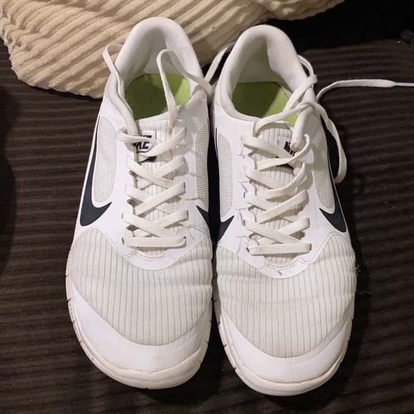 Nike Free Runs - Picture 4 of 4